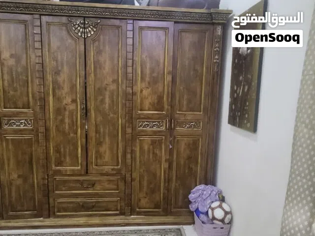 6 door nice cupboard just 20bd Throw away price
