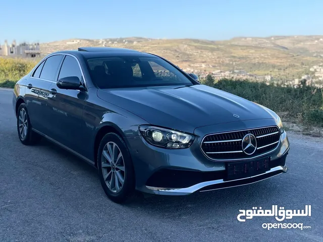 Mercedes benz E220 بحالة الوكالة