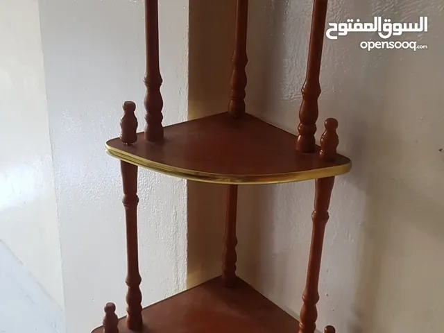 لوحه جميله سعره 6 الف ورفوف للتحف خشب 10 الف