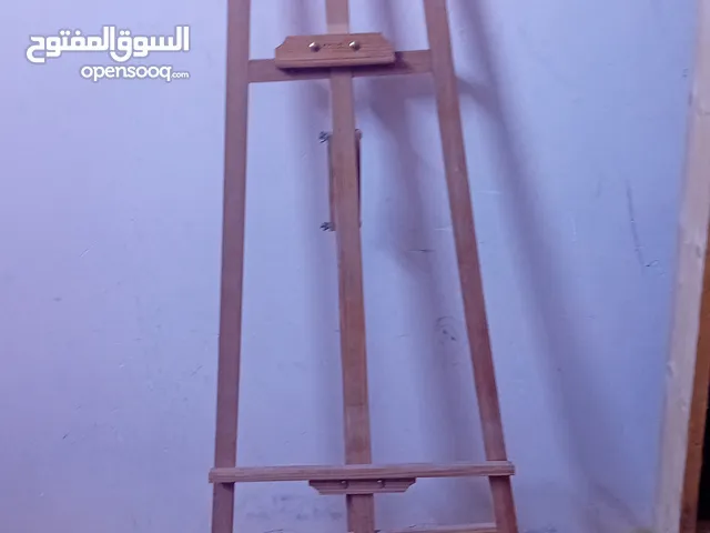 مرسمه جديده مركبه من خشب اصلي،اشتريتها من زمان بس ضميتهاا، جديده شخطه مابيها للفنانين والرسامين،