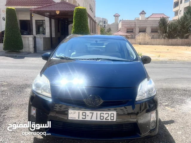 Toyota Prius in good conditions for sale(بطارية هايبرد جديدة من الوكالة)