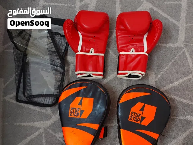 طقم ملاكمة متكامل (قفازات + ميتس 2TUF 2TAP + حقيبة) بحالة ممتازة