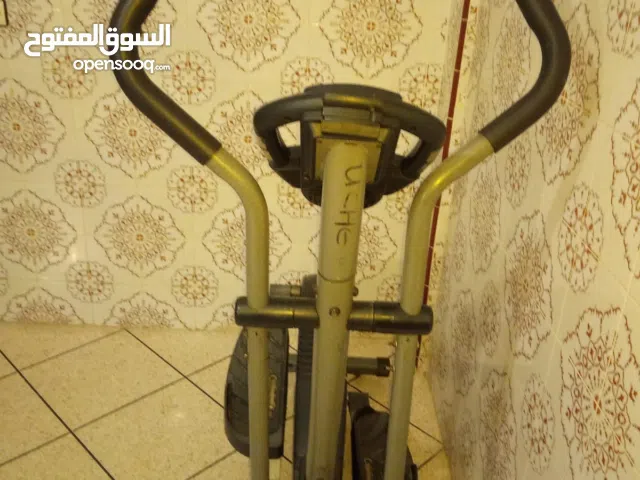 دراجة ثابتة رياضية كبيرة