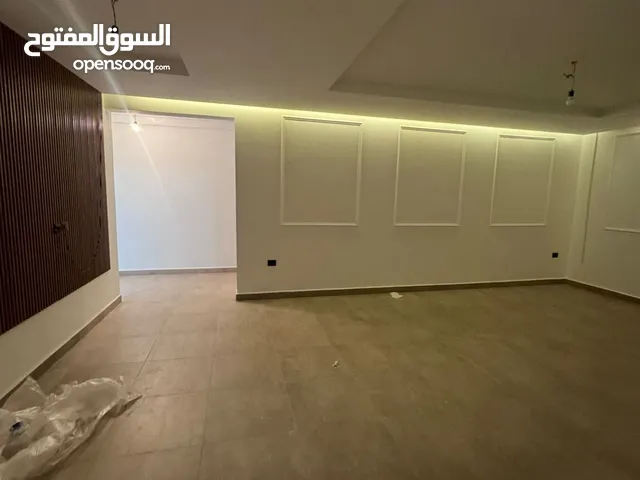 عروض الVibعند مكتب الثقه شقه ايجار في السراج شارع البغدادي بالقرب من صاله ا طامتي تفاصيل في اعلان