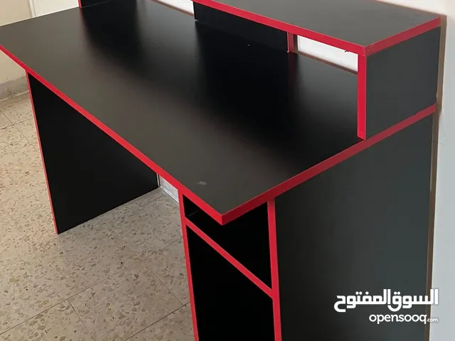 طاولة كمبيوتر