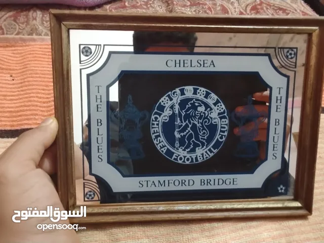 مرأة لنادي تشيلسي تذكاريه