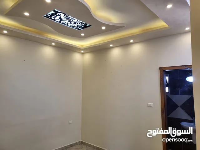 شقة روف مميزة للايجار تصلح العرسان