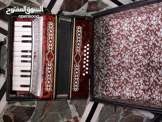 غيتار مستعمل للبيع بحلب 300000 ل. س
