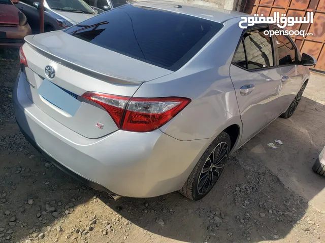 كرولا 2015 أمريكي فلS السعر9000دولار