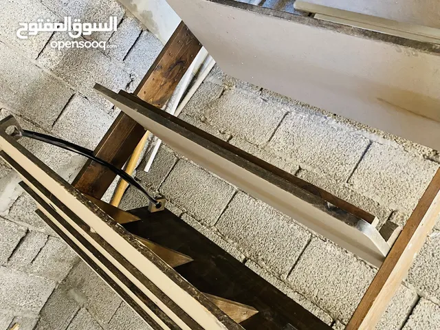 عربة عرض للبيع