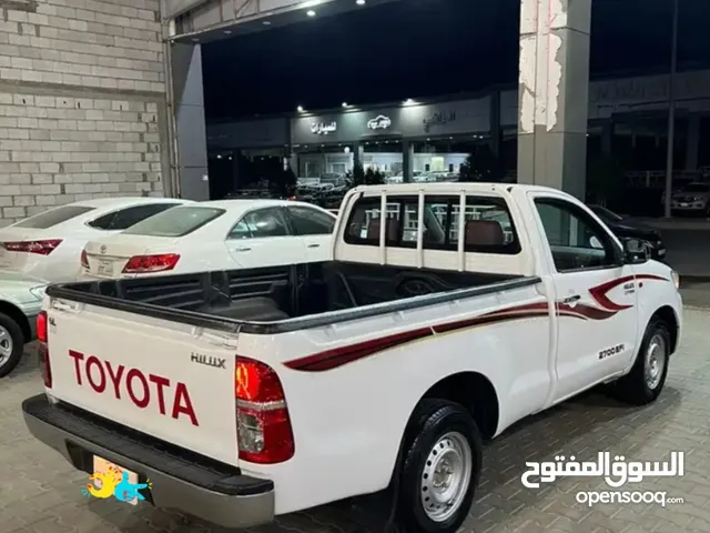 Used Toyota Hilux in Buraidah