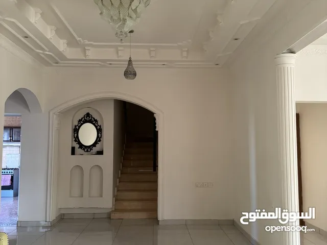 306 m2 5 Bedrooms Villa for Sale in Muscat Al Maabilah