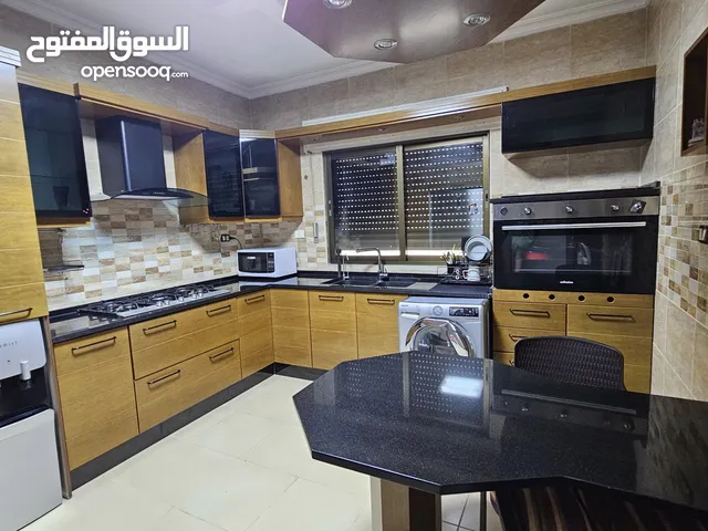 مطبخ شبه جديد