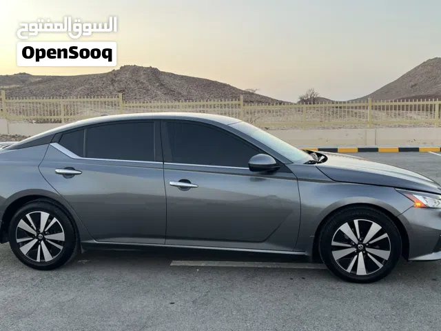 2021 نيسان التيما SV
