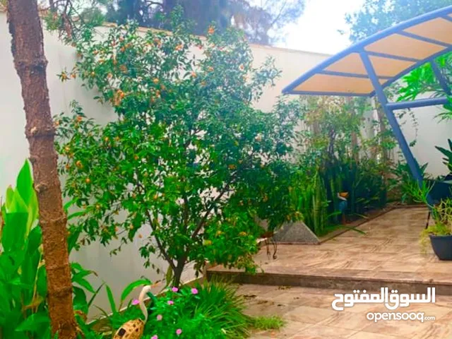 520m2 3 Bedrooms Villa for Sale in Tripoli Salah Al-Din
