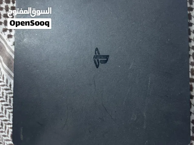 Used ps4 (URGENT SELL) سوني 4 مستعملة (بيع معجل)