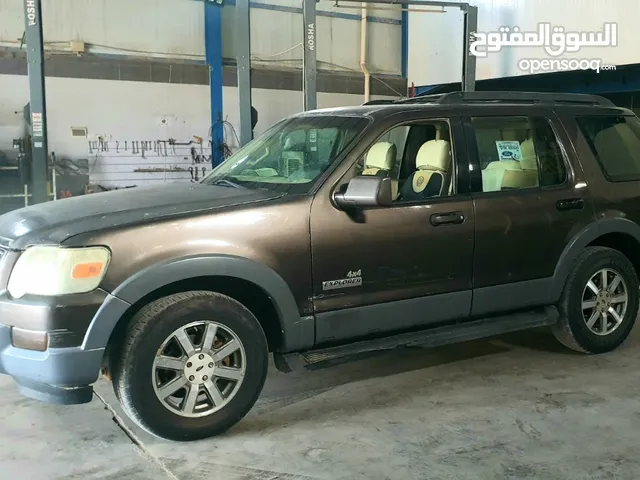 Used Ford Explorer in Dhi Qar
