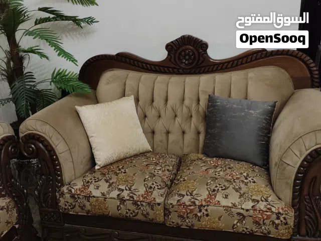 طقم كنب من 7مقاعد حفر خشب زان بحالة جيدة جدا