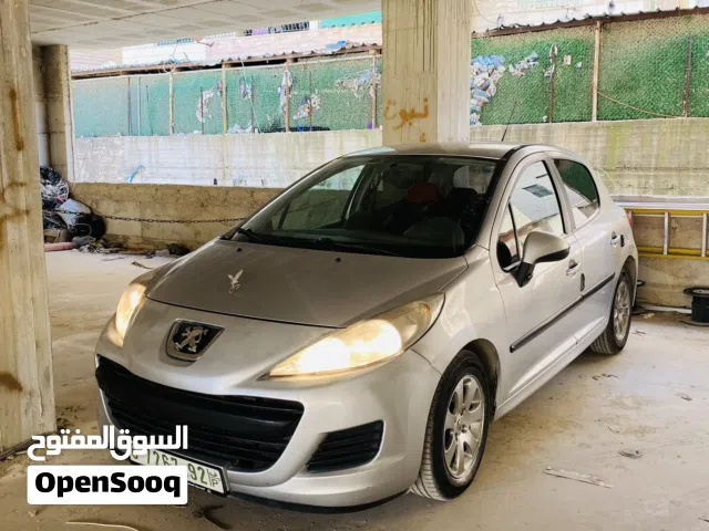 2009 بيجو 207 CC