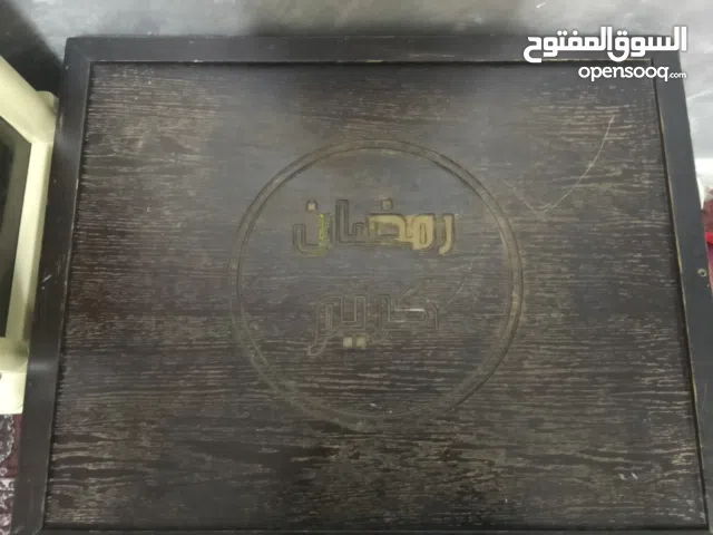 صندوق و طاوله قابله للتخزين الداخلي