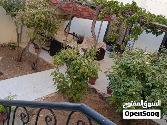 منزل للبيع في ابو نصير