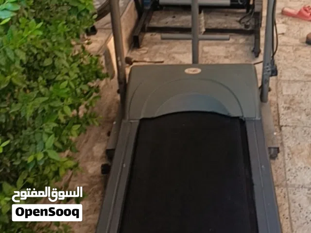 جهاز جري استخدام منزلي نضيف جدا وزن يتحمل 140كيلو