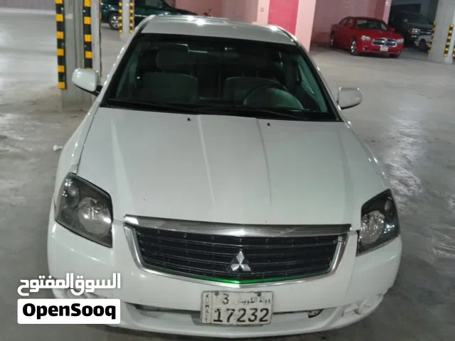 2013 ميتسوبيشي جالنت Standard