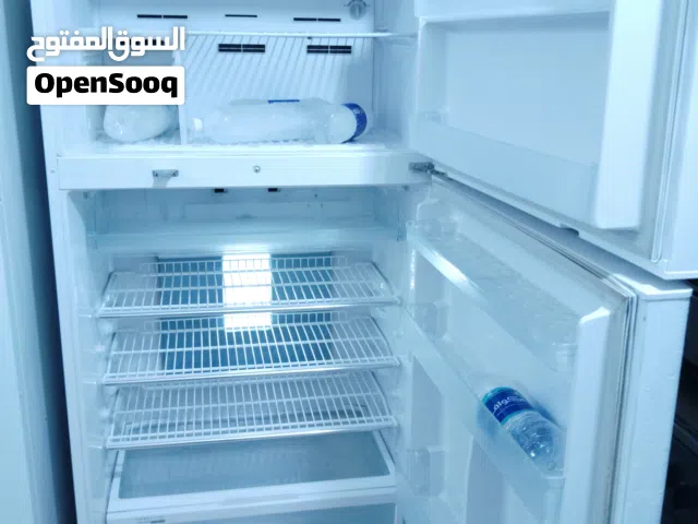 للبيع ثلاجه هيتاشي 24 قدم حجم كبير