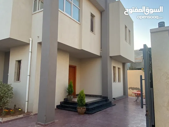 400 m2 3 Bedrooms Villa for Sale in Tripoli Ain Zara