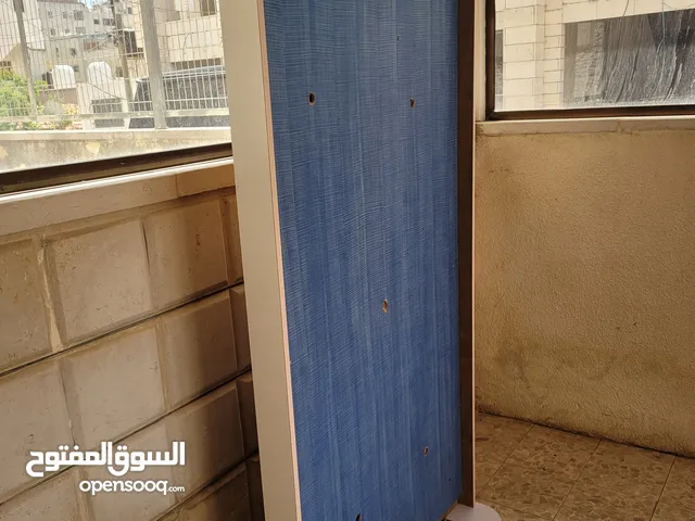 تخت مستعمل بحالة جيدة