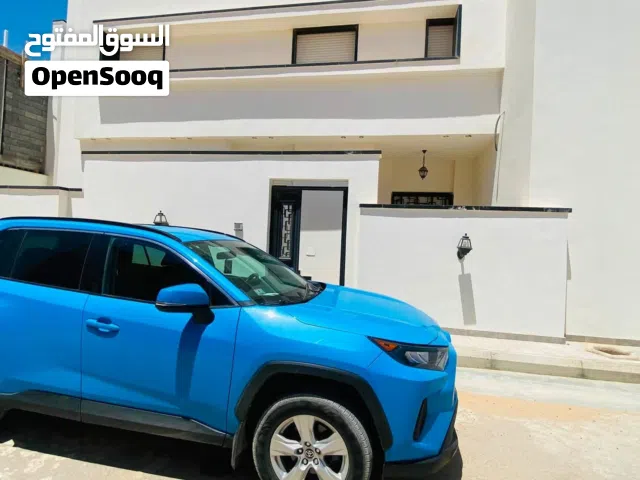 340 m2 More than 6 bedrooms Villa for Rent in Tripoli Al-Serraj