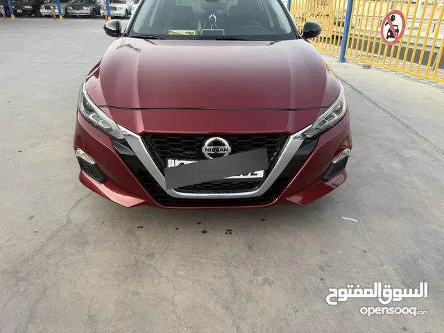 نيسان التيما رياضي فول كامل مواصفات مع فتحه السقف
