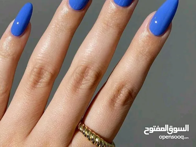 اظافر صناعية بموديلات متنوعة