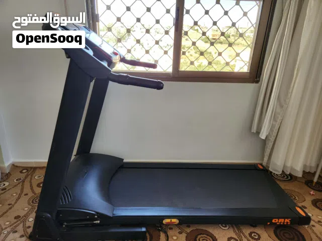 للبيع جهاز مشي كهربائي York Fitness Diamond T300 بحالة ممتازة واستعمال منزلي.