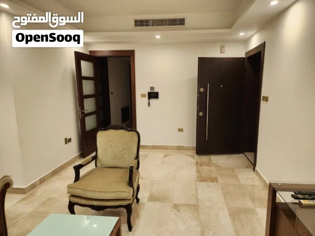 شقه دبل سوبر ديلوكس في دير غبار في حاله فوق الممتازه مؤثثه جزئي غير مستخدمه الا لفتره قصيره للبيع