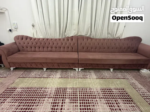كنبات جلوس لـ 18 شخص تقريباً