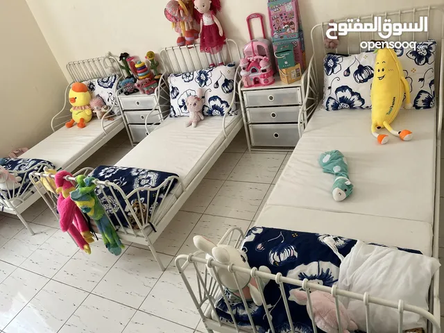 غرفة نوم للأطفال شبه جديدة للبيع