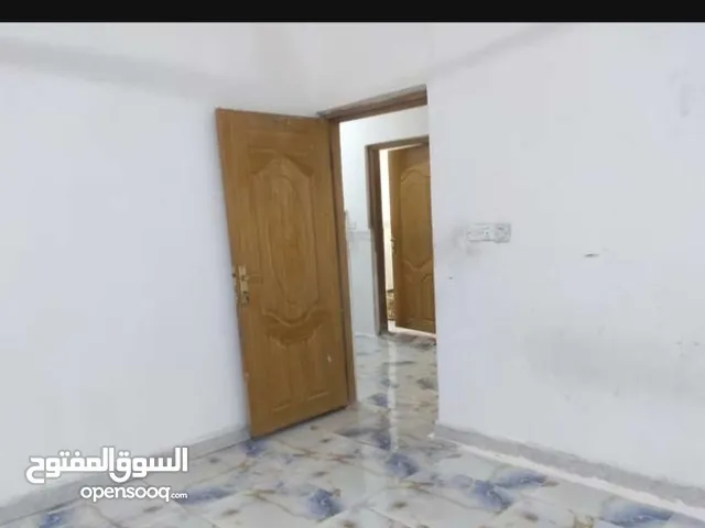 شقة سكنية بناء حديث للإيجار في التنومة تؤجر للعوائل الصغيرة فقط