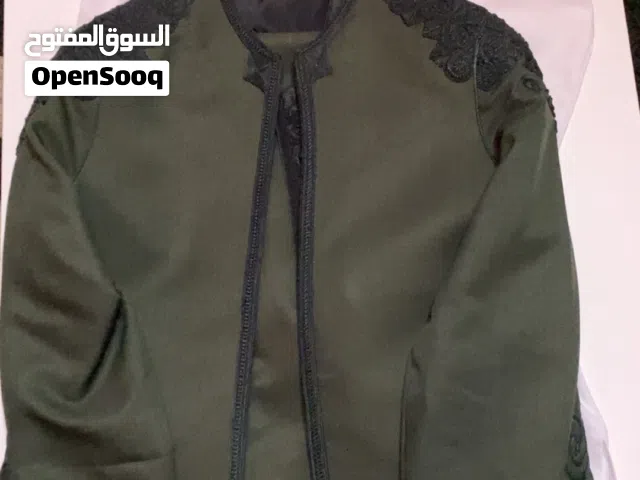 زبون للبيع قاعد جديد لابسته مره وحده بس قاعد جديد بي البدله العربيه متاعه مغسول ونظيف زبون قنين مخصر