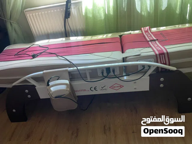 تخت مساج حراري فخم بحالة ممتازة للتواصل