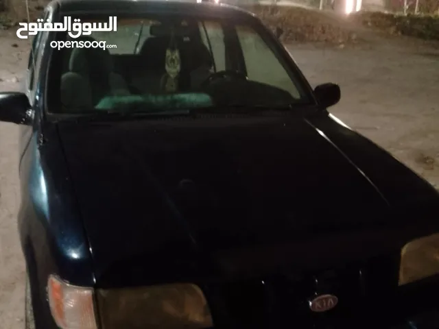 كيا سبورتاج موديل 2000 لون كحلي