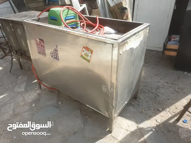 معدات مطعم متنوعه مستخدم نظيف للبيع اغلب المعدات جديده ولم يتم استخدامها وبحاله ممتازه والسعر مغري