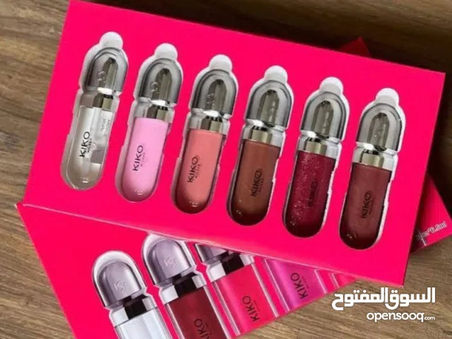 أكلي، اشربي، وانسي إنك حاطة روج!" المحتوى: زهقتي من الروج اللي يطبع على الأكواب؟ أو يختفي بعد أول س