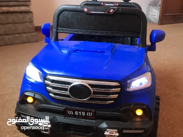 سيارة تحكم اطفال شبه جديده