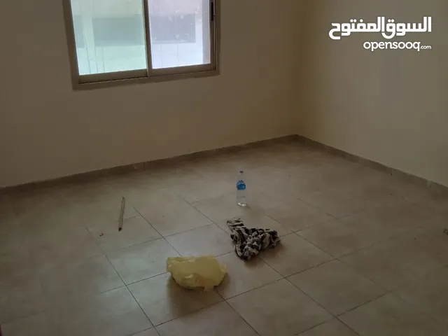 للإيجار السنوي بعجمان – الراشدية 3 غرفة وصالة مع بلكونة موقع هادئ ومميز – الراشدية 3