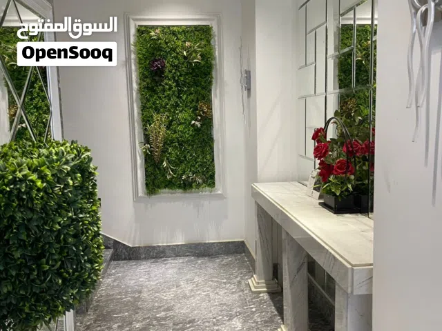 شقة ايجار دور تاني في بن عاشور خدمية فقط عمارة كلها مكاتب السعر 4500 مقدم ست شهور