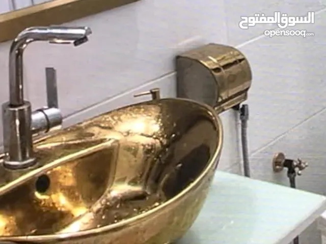 لوندينو حمام اللون دهبي