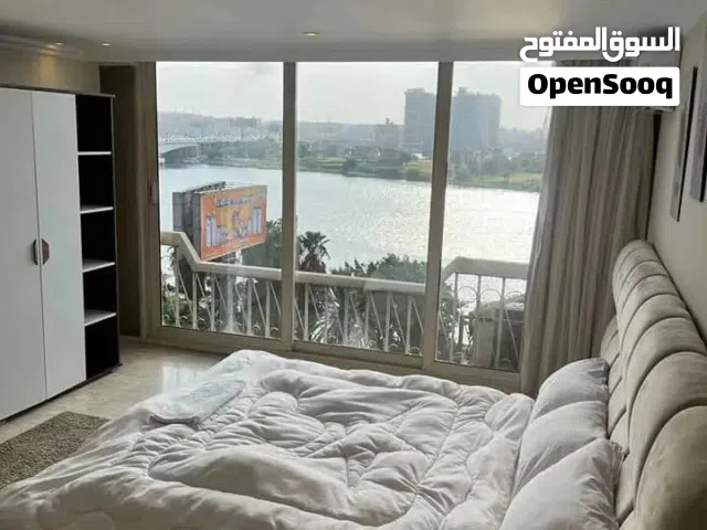 شقه فندقيه للبيع بيدخلك ربح ايجاري 250 الف شهريا  بعقد الزامي تحت انتركونتننتال العالميه متاح معاينة