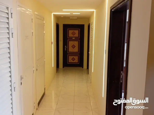 ابو علاء استوديو للإيجار السنوي في القليعة سعر مميز مساحة جيدة تشطيب ممتاز بناية نظيفة