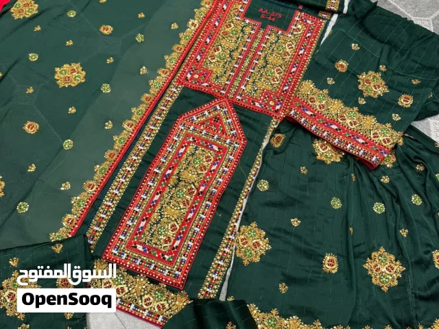 نوفر ملابس البلوشيه والعمانيه شغل شك ومكينه